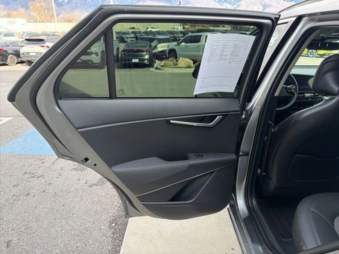 Certified 2024 Kia Niro EX Touring image 21