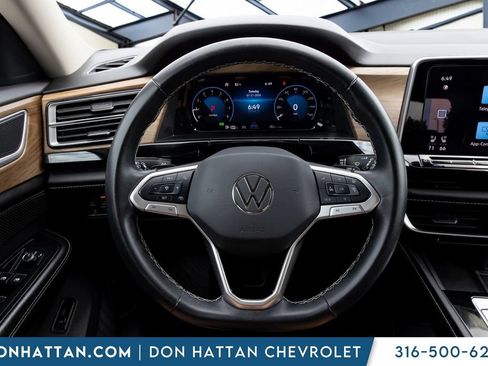 Used 2024 Volkswagen Atlas SE AWD/4WD image 5