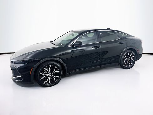 Used 2023 Toyota Crown XLE image 4