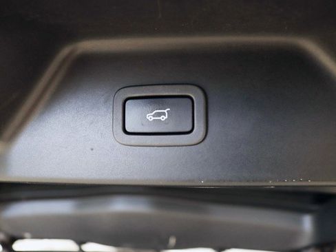 Used 2017 Land Rover Range Rover Long Wheelbase Supercharged image 40