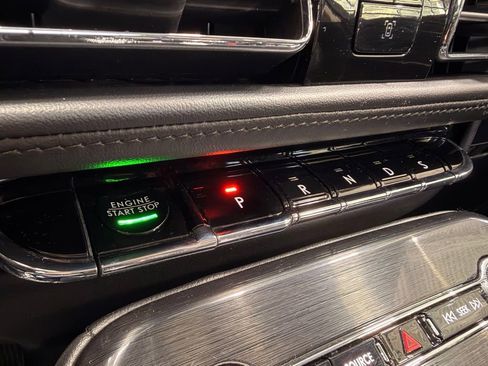 Used 2023 Lincoln Nautilus Reserve image 33