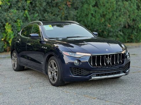 Used 2018 Maserati Levante GranLusso AWD/4WD image 29