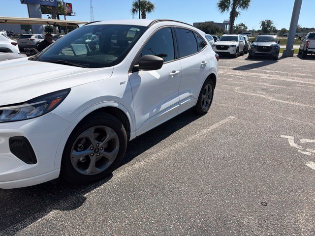 Used 2023 Ford Escape ST-Line w/ Tech Pack #1 FWD image 2