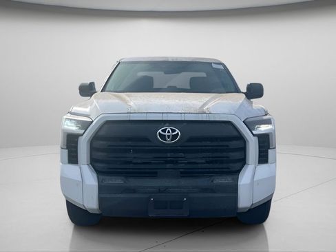 Used 2022 Toyota Tundra SR5 w/ SR5 Convenience Package image 11