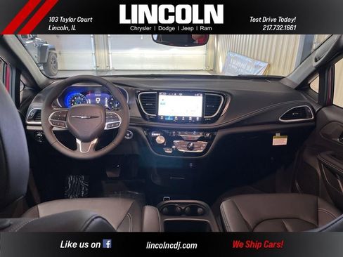 New 2026 Chrysler Pacifica Select image 24