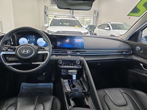 Certified 2024 Hyundai Elantra Limited FWD image 13