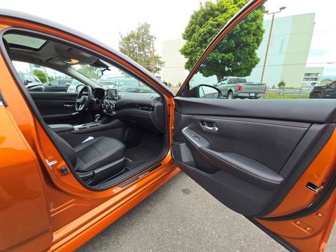 Used 2024 Nissan Sentra SR w/ SR Premium Package image 10