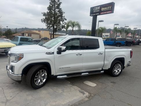Used 2020 GMC Sierra 1500 SLT w/ Driver Alert Package II AWD/4WD image 8
