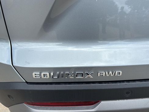Used 2025 Chevrolet Equinox LT AWD/4WD image 21