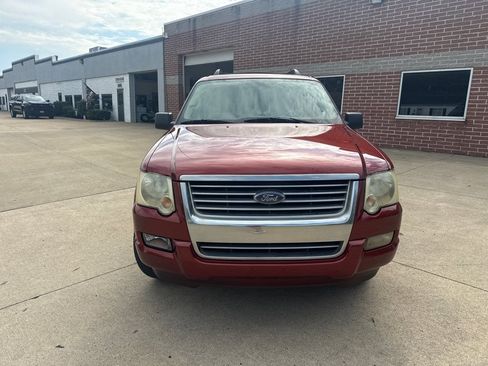 Used 2010 Ford Explorer XLT AWD/4WD image 2