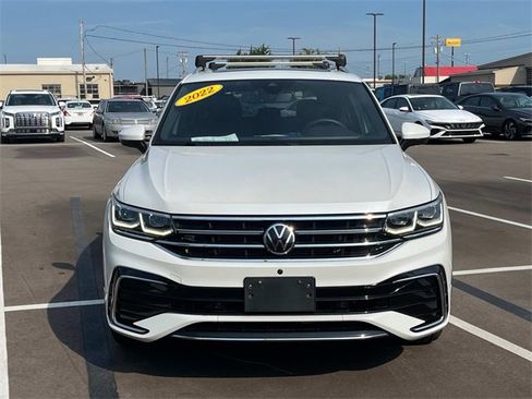 Used 2022 Volkswagen Tiguan SEL R-Line image 2