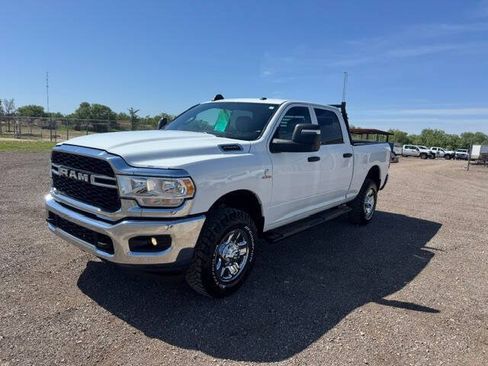 Used 2024 RAM 2500 Tradesman w/ Chrome Appearance Group AWD/4WD image 2
