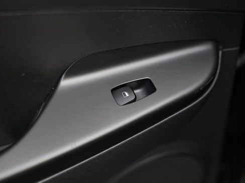 Used 2023 Hyundai Kona SE FWD image 24