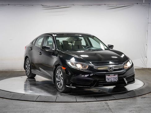 Used 2017 Honda Civic EX image 5