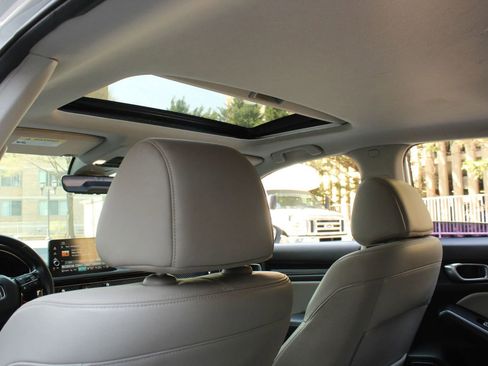 Used 2022 Honda Civic Touring image 23