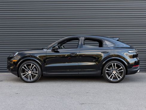Certified 2026 Porsche Cayenne Coupe AWD/4WD image 2
