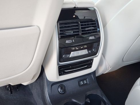 Used 2022 BMW ALPINA XB7 image 36