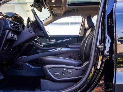 Used 2023 Lincoln Nautilus Reserve image 32