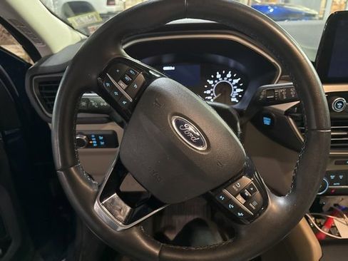 Used 2022 Ford Escape SE w/ Cold Weather Package image 14
