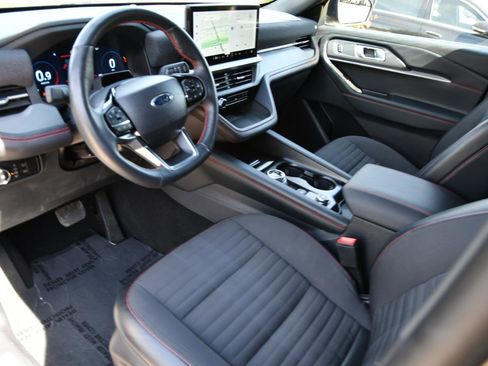 Used 2025 Ford Explorer ST-Line image 33