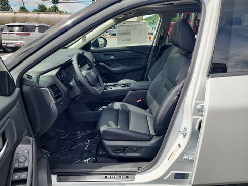 New 2026 Nissan Rogue Dark Armor AWD/4WD image 11