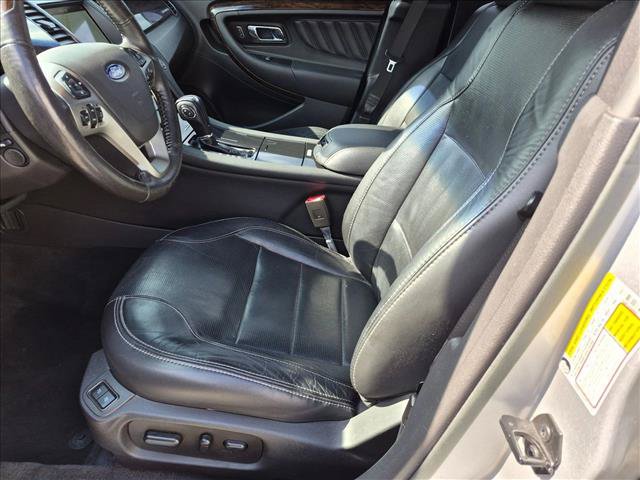 Used 2017 Ford Taurus Limited FWD image 16