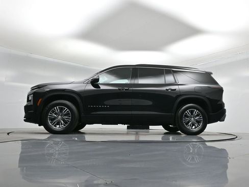 Used 2024 Chevrolet Traverse LT image 8