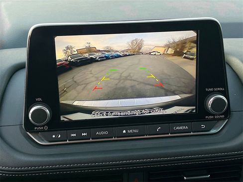 Used 2024 Nissan Rogue SV image 13