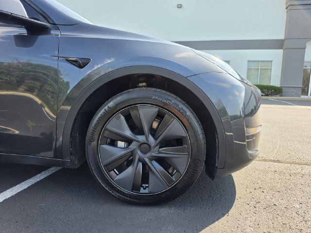 Used 2025 Tesla Model Y Long Range AWD/4WD image 4