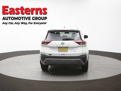 Used 2023 Nissan Rogue S AWD/4WD image 37
