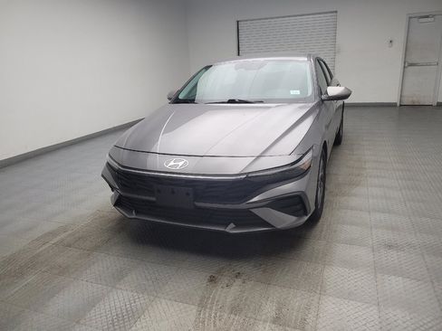 Used 2024 Hyundai Elantra SEL FWD image 15