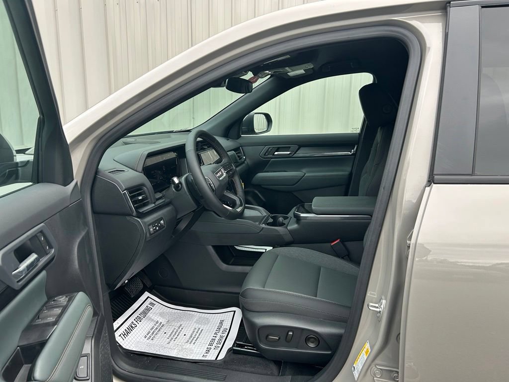 New 2027 GMC Terrain AT4 w/ LPO, Floor Liner Package AWD/4WD image 9