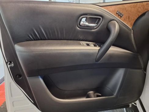 Used 2023 Nissan Armada SL w/ Captain's Chairs Package AWD/4WD image 17