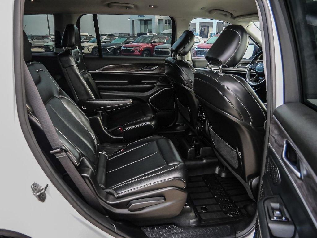 Used 2022 Jeep Grand Cherokee L Limited RWD image 24