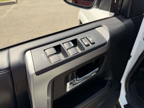 Used 2019 Toyota 4Runner SR5 Premium AWD/4WD image 26