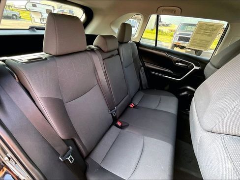 Used 2025 Toyota RAV4 XLE AWD/4WD image 26