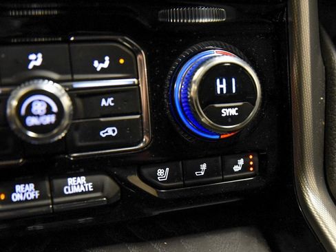 Used 2023 GMC Yukon XL Denali image 29