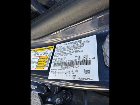 Used 2019 Ford Fusion SE FWD image 8