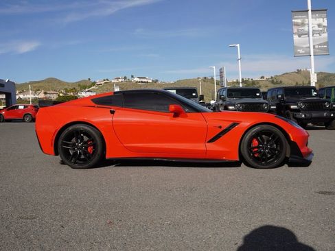 Used 2019 Chevrolet Corvette Stingray Coupe w/ 1LT image 3