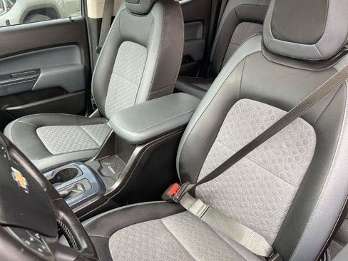 Used 2019 Chevrolet Colorado Z71 AWD/4WD image 14
