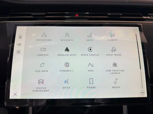 New 2025 Land Rover Range Rover SE image 18