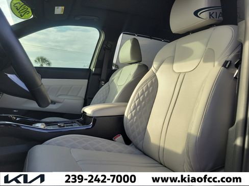 Used 2025 Kia Sorento SX Prestige AWD/4WD image 25