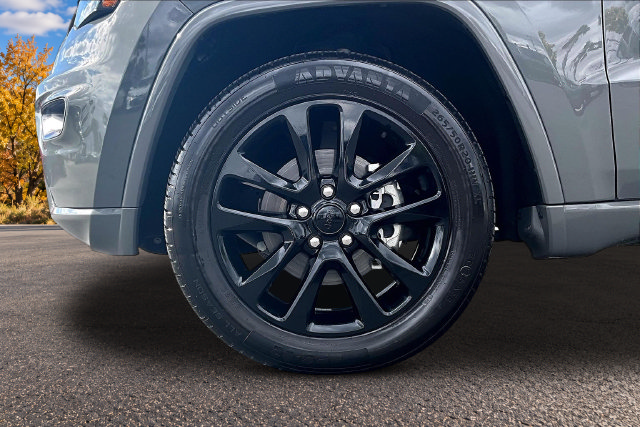 Used 2020 Jeep Grand Cherokee Laredo AWD/4WD image 33