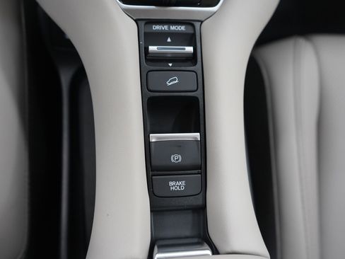 Used 2025 Honda HR-V EX-L image 25