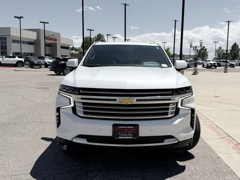 Used 2022 Chevrolet Suburban High Country AWD/4WD image 3