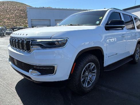 Used 2023 Jeep Wagoneer 4WD w/ Convenience Group I image 7