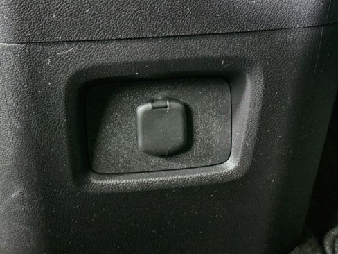 Certified 2025 Toyota Grand Highlander FWD image 37