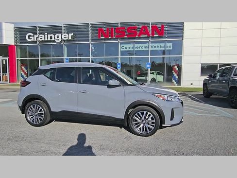 Used 2023 Nissan Kicks SV FWD image 36
