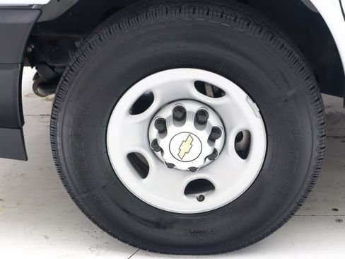 Used 2025 Chevrolet Express 3500 LS RWD image 28