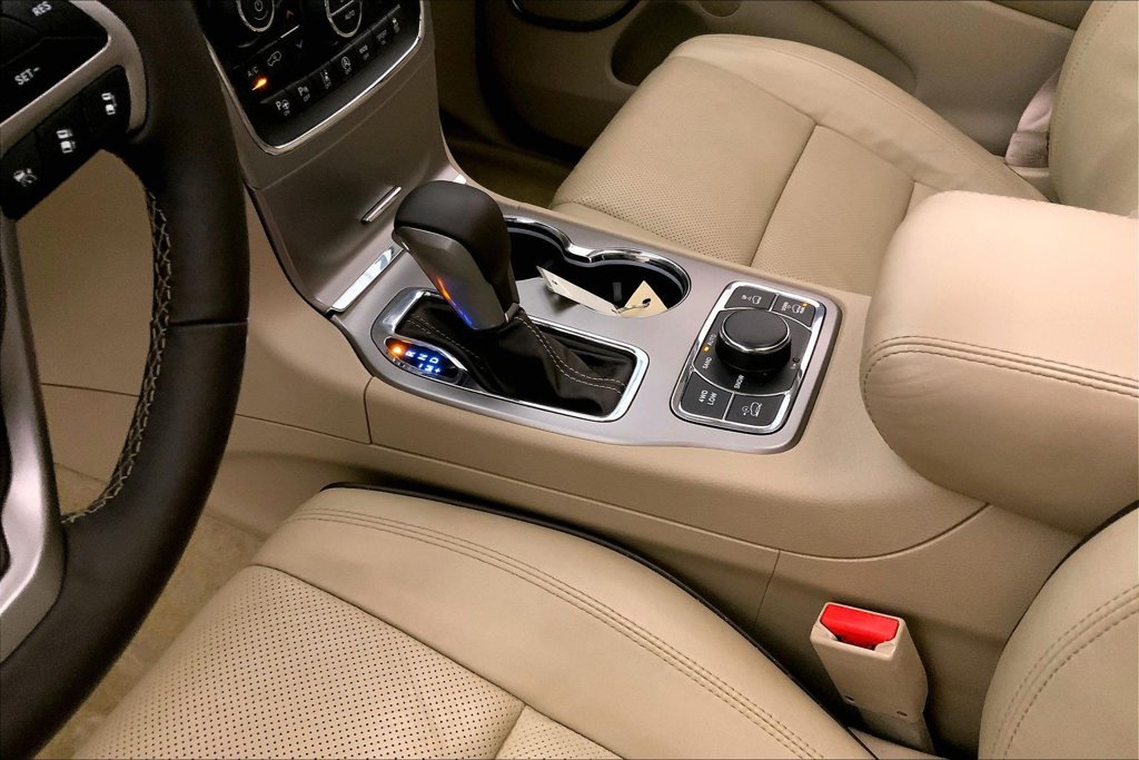 Used 2018 Jeep Grand Cherokee Overland AWD/4WD image 22